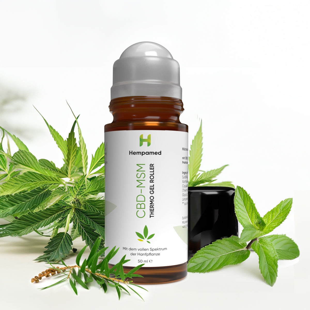 Foto: Hanfpflanzen für den Hempamed CBD-MSM Thermo Gel Roller, natürliche Rohstoffe für das Produkt.

